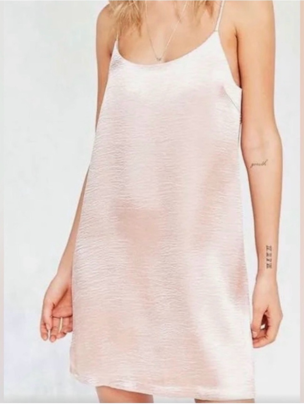 silence + noise shimmer mini shift dress in pink